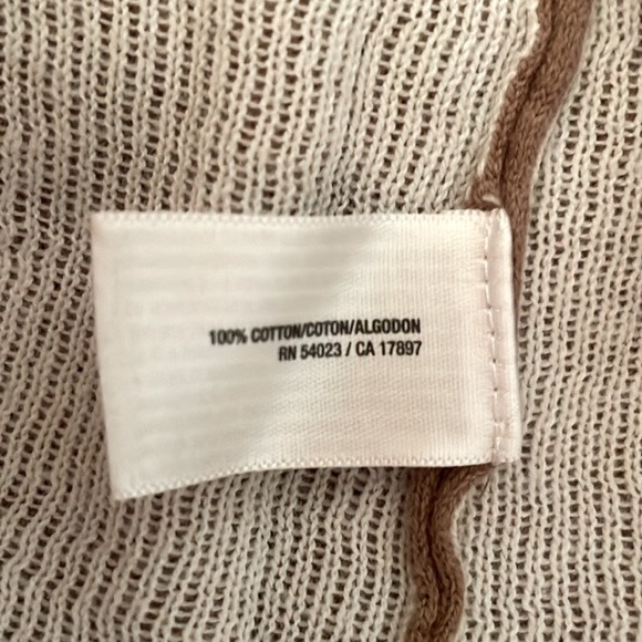 Women’s Polka Dot Sweater - Picture 4 of 5